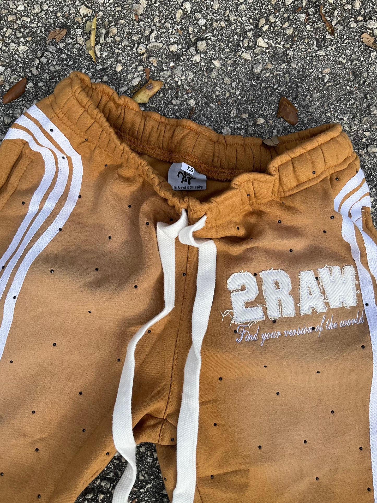 2raw find your version of the world stripes short Moderate orange.