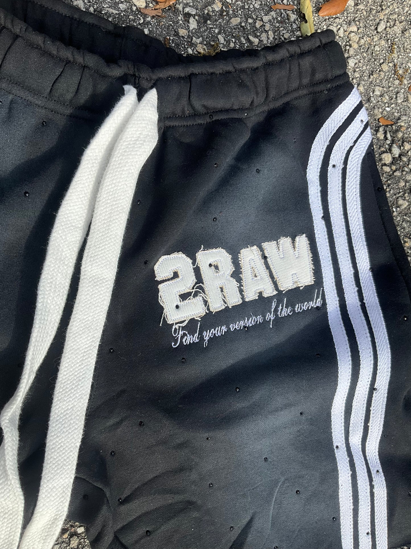 2raw find your version of the world stripes short black