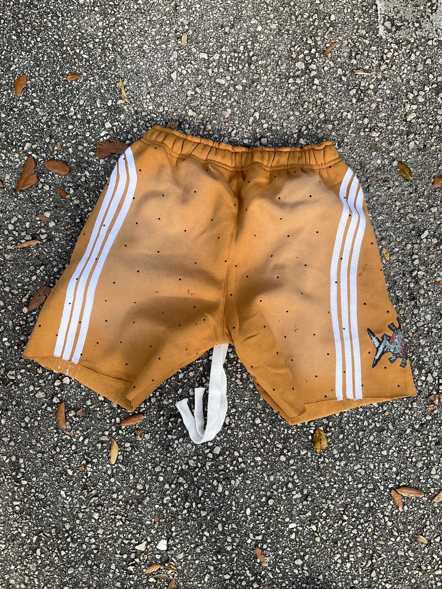 2raw find your version of the world stripes short Moderate orange.
