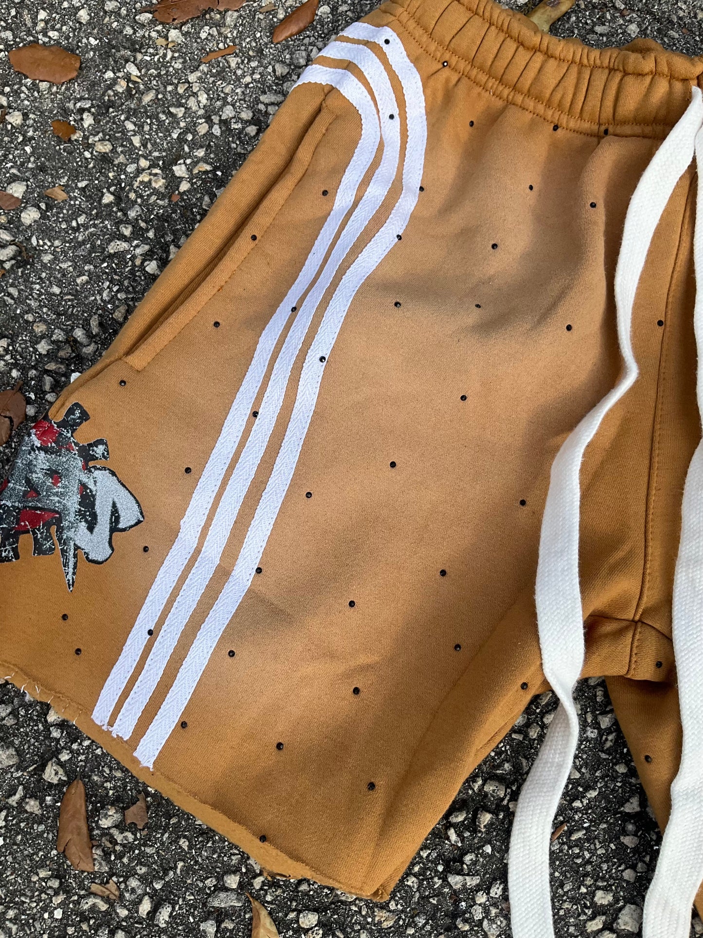 2raw find your version of the world stripes short Moderate orange.